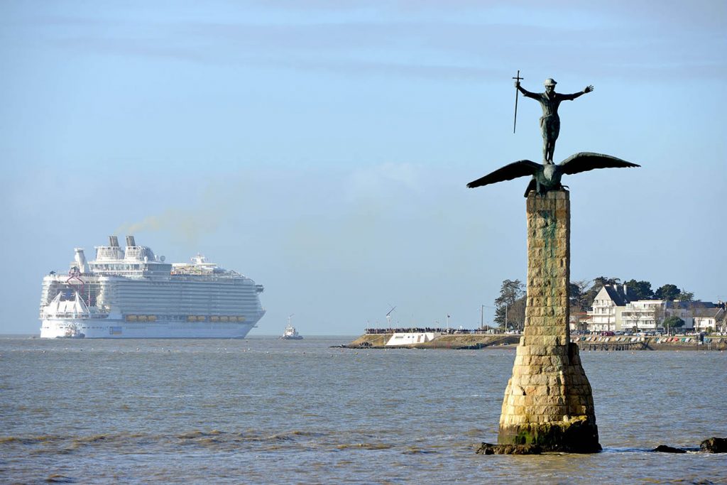 3 statues de SaintNazaire Sinon Magazine 3 statues de SaintNazaire Sinon Magazine